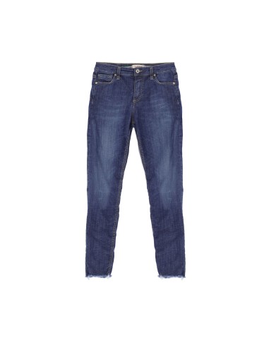Please femme jean coupe skinny, en denim delavé col. bleu moyen et ourlets frangés