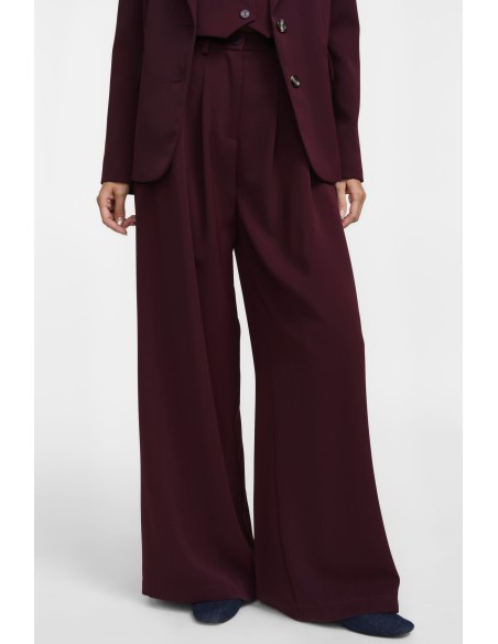 Please Pantalon Bordeaux à doubles pinces et jambes évasées en crêpe