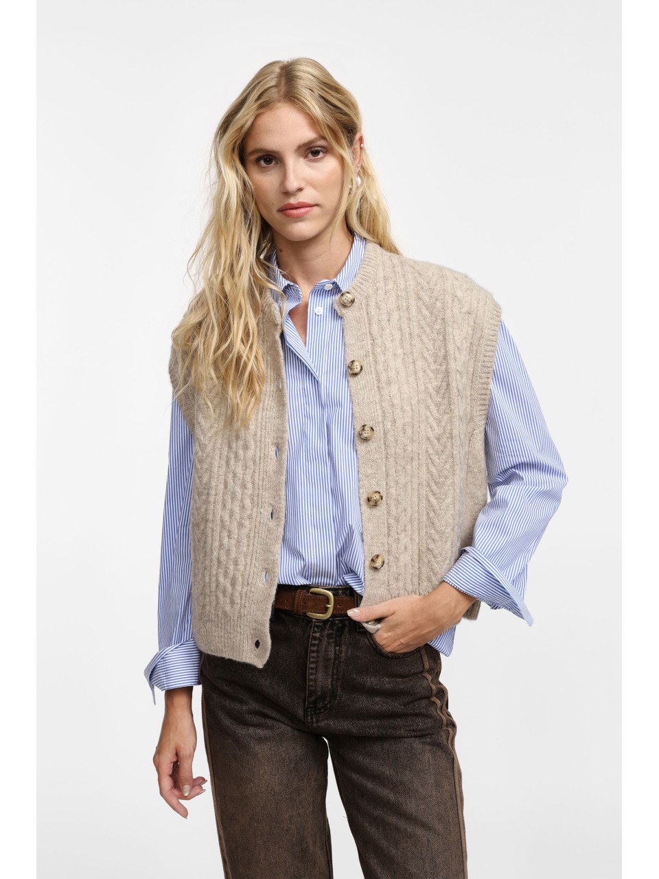 copy of Please Gilet coloris Sable en maille torsadée 2