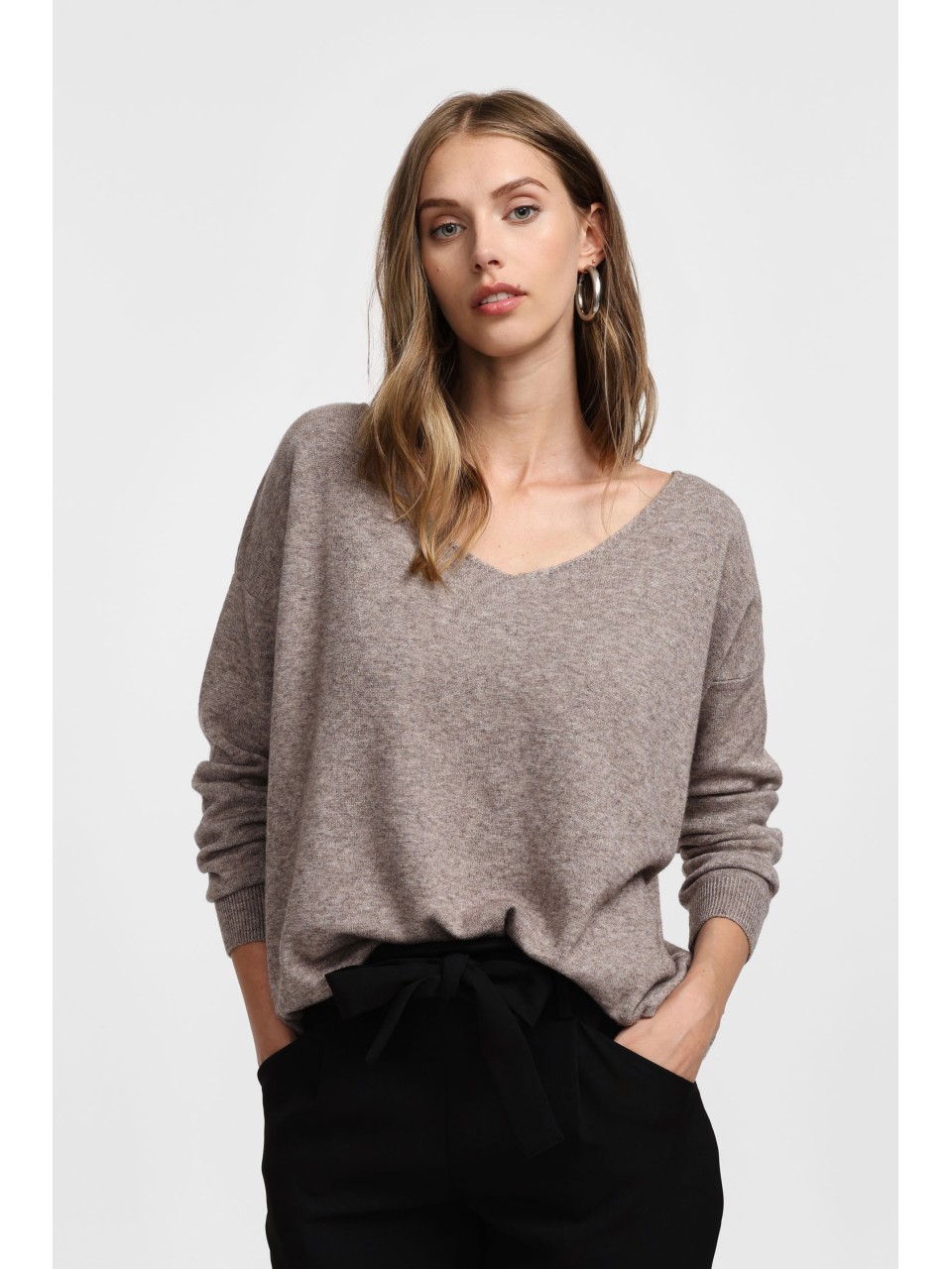 copy of Please Femme pull fin ecru avec col en V