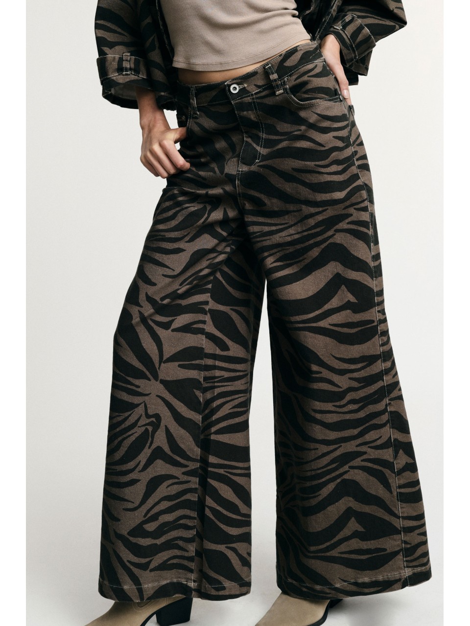 Pantalon palazzo imprimé zèbre kaki - Please 2