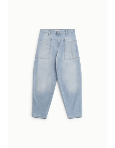 Jean ballon à grandes poches avant en denim...